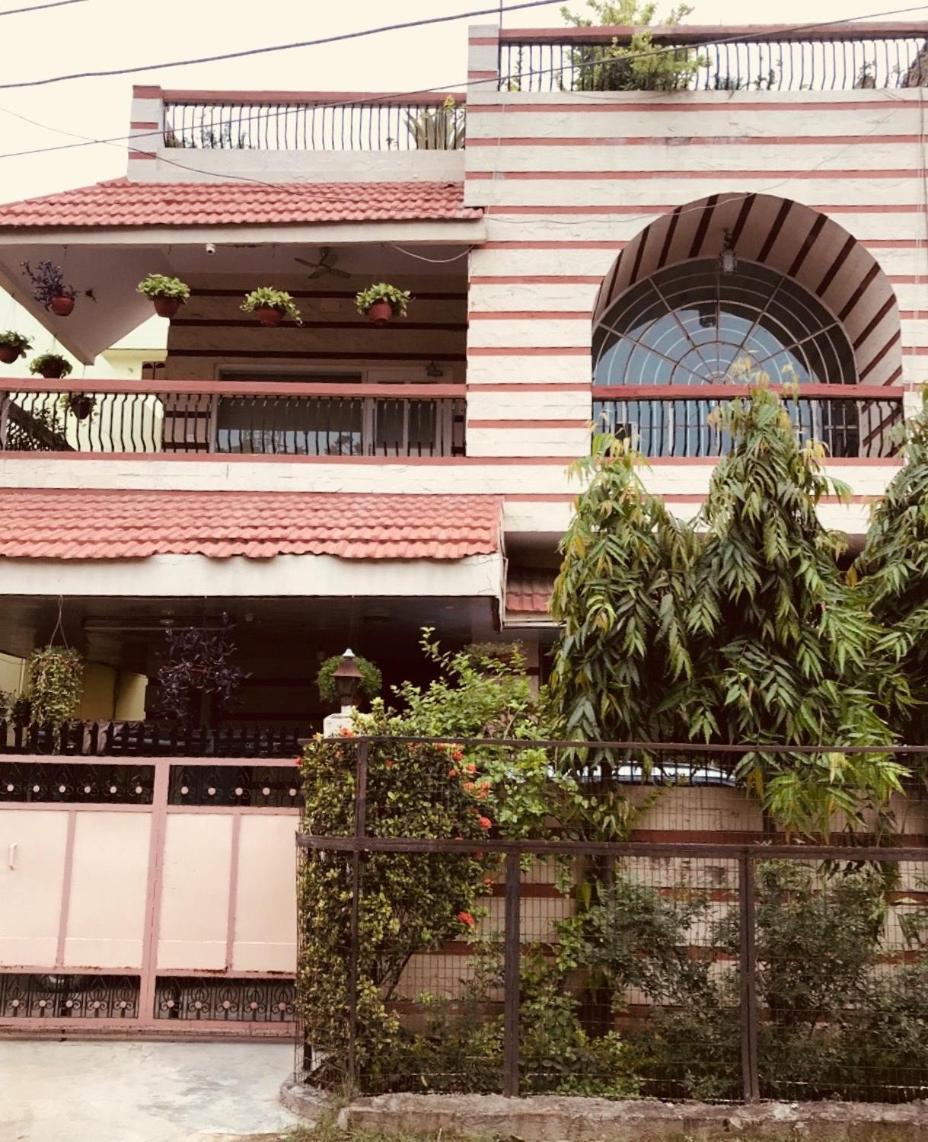 Aashray Apartment Varanasi Ngoại thất bức ảnh